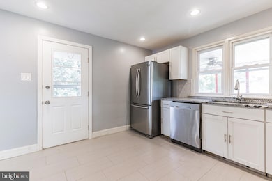 136 S 3rd St, Telford, PA 18969 - photo 6