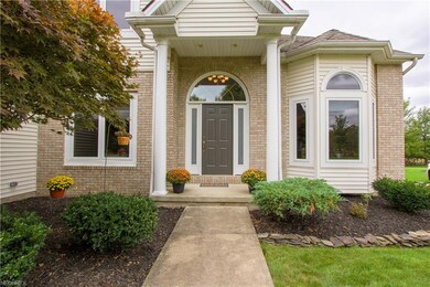 9572 Amberwood Ct, Broadview Heights, OH 44147 - photo 3