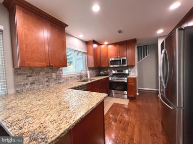 1514 Roundleaf Ct, Reston, VA 20190 - photo 2