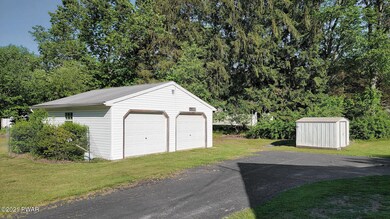 220 Cromwell St, Hawley, PA 18428 - photo 4