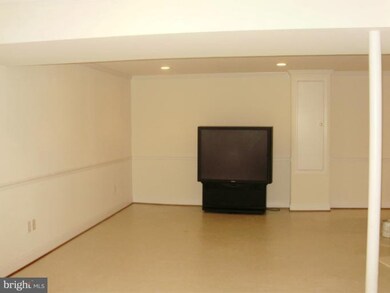 17564 Macduff Ave, Olney, MD 20832 - photo 7