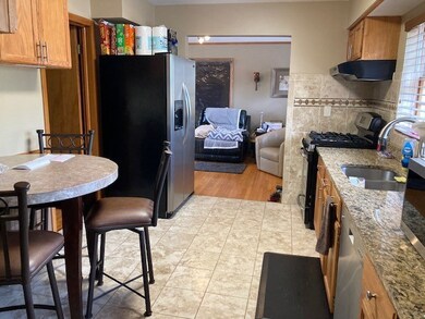 627 Suffolk Ave, Westchester, IL 60154 - photo 4