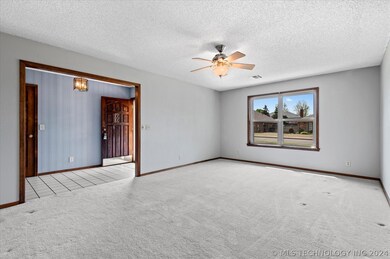 2704 SE Hillsboro Rd, Bartlesville, OK 74006 - photo 5