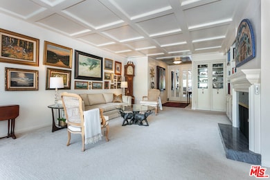 LIVING SPACE 3