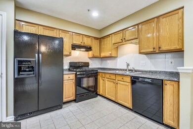 8502 Pine Meadows Dr, Odenton, MD 21113 - photo 4