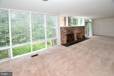 2115 Mason Hill Dr, Alexandria, VA 22306 - photo 2