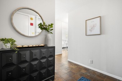 Harbor Towers unit 32H, Boston, MA 02110 - photo 2