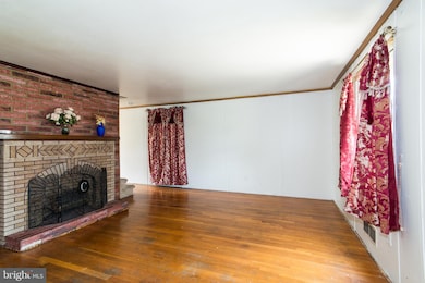 1158 Foxwood Ln, Essex, MD 21221 - photo 7