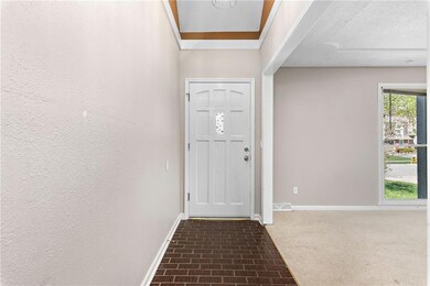 10226 Noland Rd, Lenexa, KS 66215 - photo 4