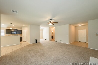 2800 W Charlotte St, Broken Arrow, OK 74011 - photo 5