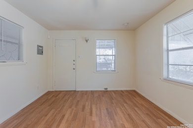 308 W Theo Ave unit 2, San Antonio, TX 78214 - photo 4