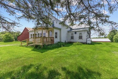 57 Pearl St, Grand Isle, VT 05458 - photo 3