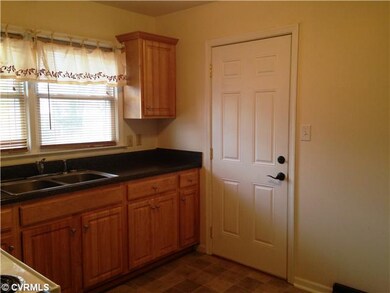 613 Roberson St, Petersburg, VA 23805 - photo 6