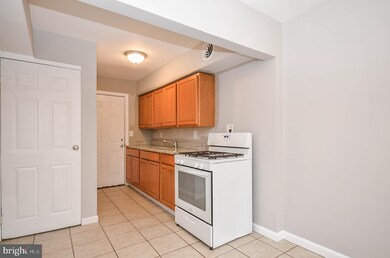 835 Berkshire Dr, Hyattsville, MD 20783 - photo 6