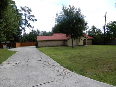 210 Beaumont Dr, Magnolia, TX 77354 - photo 2
