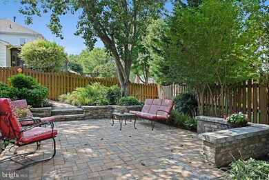 13389 Glen Taylor Ln, Herndon, VA 20171 - photo 5