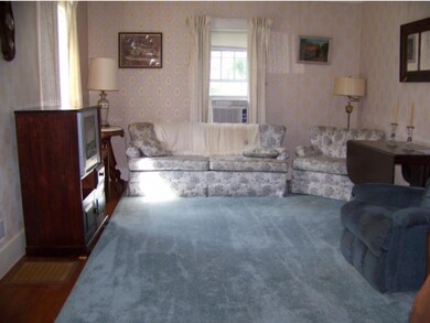 9 Elm St, Bellows Falls, VT 05101 - photo 5