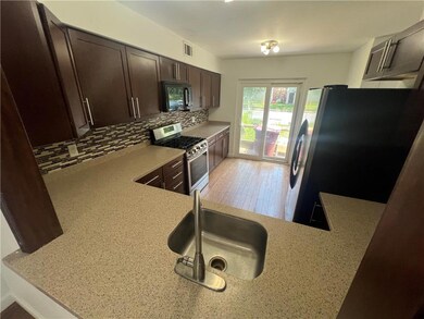 1548 Creekside Rd, Whitehall, PA 18052 - photo 4