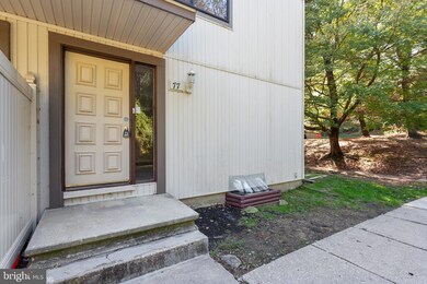 77 Eastford Ct unit 10, Parkville, MD 21234 - photo 2