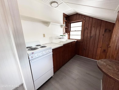 804 Maple St unit A, Elizabeth City, NC 27909 - photo 4