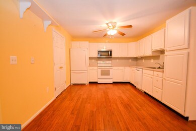 2011 Rudy Serra Dr unit 1D, Sykesville, MD 21784 - photo 3