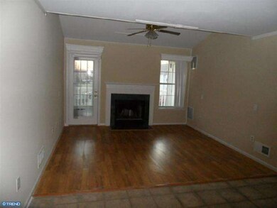 2008 Waters Edge Dr unit 2008, Newark, DE 19702 - photo 5