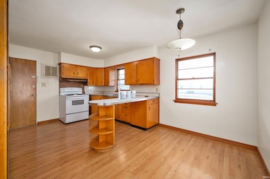 1604 W Cowing Dr, Muncie, IN 47304 - photo 6