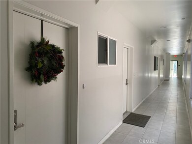 22425 Del Valle St unit 5, Woodland Hills, CA 91364 - photo 2