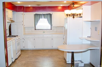 605 N Main St, Bourbon, IN 46504 - photo 6