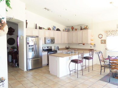 11807 W Windsor 018