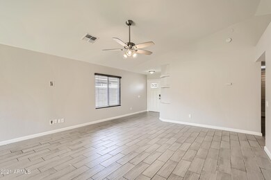 4-009477802-11 Living Room
