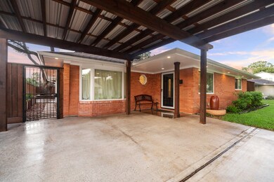 2006 Libbey Dr, Houston, TX 77018 - photo 3