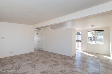 Living Room/Dining Area