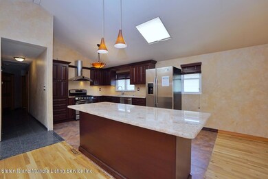 99 Cotter Ave, Staten Island, NY 10306 - photo 5