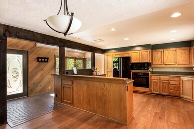 Entry/Kitchen
