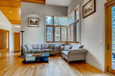 10 Living Room