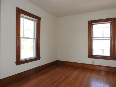 20 Royce St unit 2nd Floor, Rutland, VT 05701 - photo 4