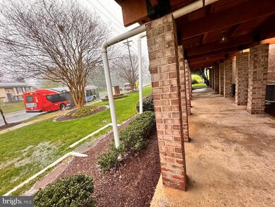 7617 Fontainebleau Dr unit 2134, New Carrollton, MD 20784 - photo 2