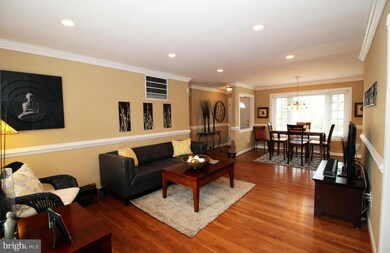 9221 Dellwood Dr, Vienna, VA 22180 - photo 4