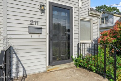44-web-or-mls-211-stoodley-pl