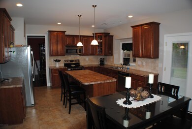 8931 Gentlewind Way, Louisville, KY 40291 - photo 6