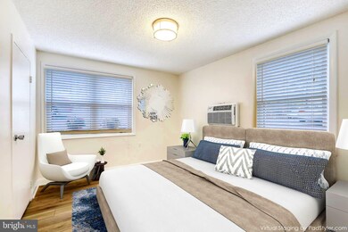 7630 Tomlinson Ave unit 11, Cabin John, MD 20818 - photo 6