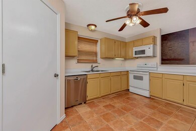 88 Morrow Dr, Bedford, TX 76021 - photo 7