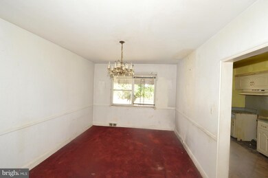 1109 Lyndhurst St, Baltimore, MD 21229 - photo 4