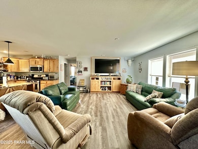 934 Cedar, Ash Fork, AZ 86320 - photo 2