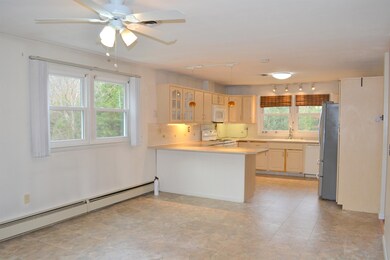 5 Falcon Dr, MerriMacK, NH 03054 - photo 3