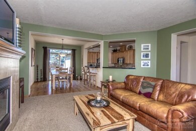 1025 NW Rimrock Dr, Redmond, OR 97756 - photo 5