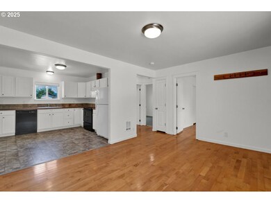 475 N 35th St, Springfield, OR 97477 - photo 7