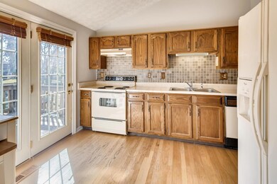 3671 Dinsmore Castle Drive-large-011-25-