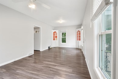 1223 W 19th St, Cedar Falls, IA 50613 - photo 2